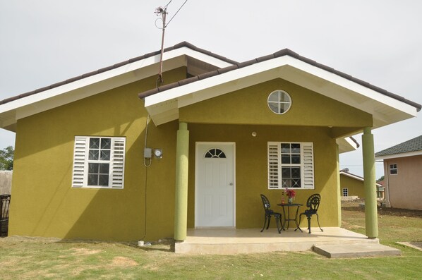 Front of property - Ocho Rios Drax hall Manor Brand New Villa (Ocho Rios)