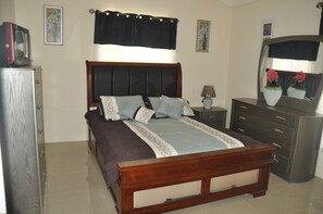 Family Villa, Non Smoking - Ocho Rios Drax hall Manor Brand New Villa (Ocho Rios)