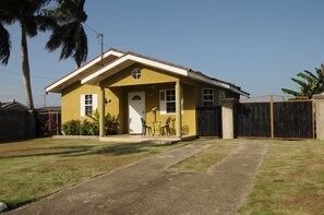 Front of property - Ocho Rios Drax hall Manor Brand New Villa (Ocho Rios)