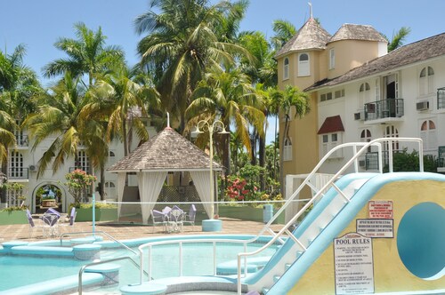 Ocho Rios Sandcastles Ocean View Fantastic Location Sleeps 4