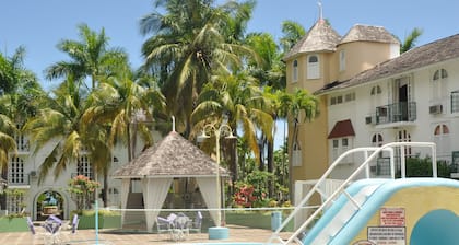 Ocho Rios Sandcastles Ocean View Fantastic Location Sleeps 4