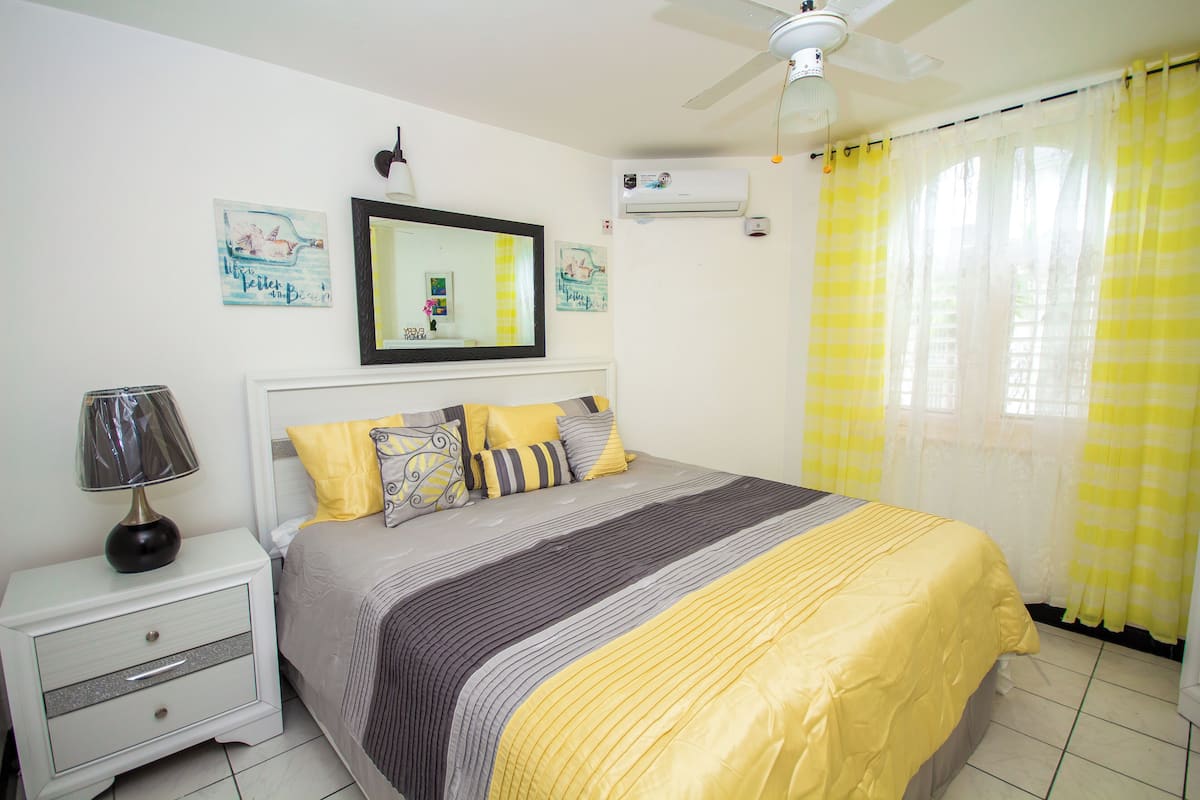 Deluxe Condo, 1 Bedroom | 1 bedroom, premium bedding, down comforters, pillowtop beds