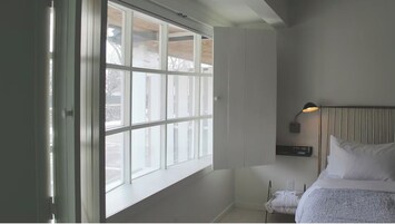 华丽双人房 | 埃及棉床单、高档床上用品、羽绒被、加厚床垫