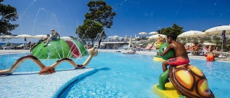 Kolam renang outdoor