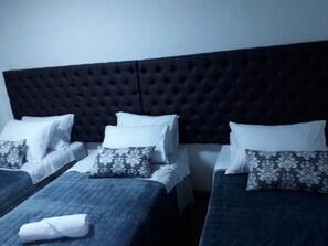 Classic Triple Room, Multiple Beds, Non Smoking | Egyptian cotton sheets, premium bedding, down comforters, pillowtop beds - Hostel Boutique Casa Sofia (Bogotá)