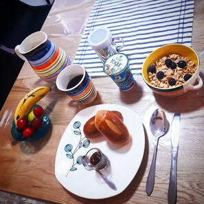 Daily cooked-to-order breakfast (COP 8000 per person) - Hostel Boutique Casa Sofia (Bogotá)