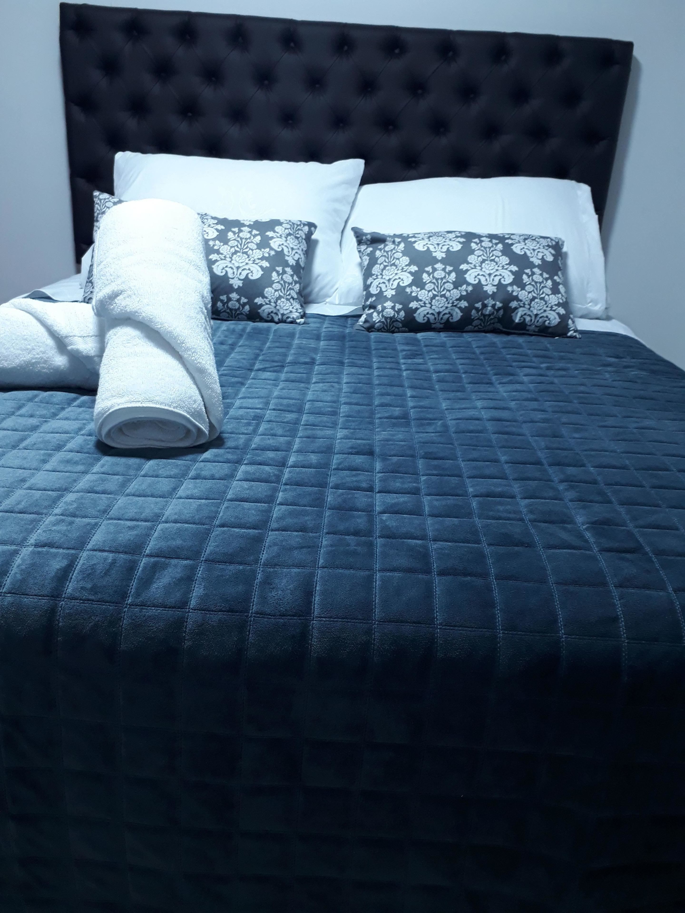 Classic Double Room, 1 Queen Bed, Non Smoking | Egyptian cotton sheets, premium bedding, down comforters, pillowtop beds