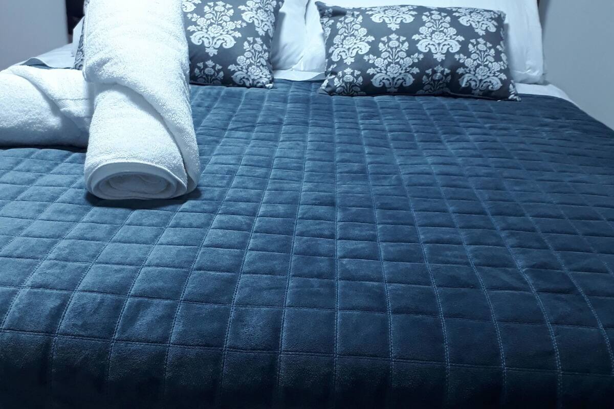 Classic Double Room, 1 Queen Bed, Non Smoking | Egyptian cotton sheets, premium bedding, down comforters, pillowtop beds