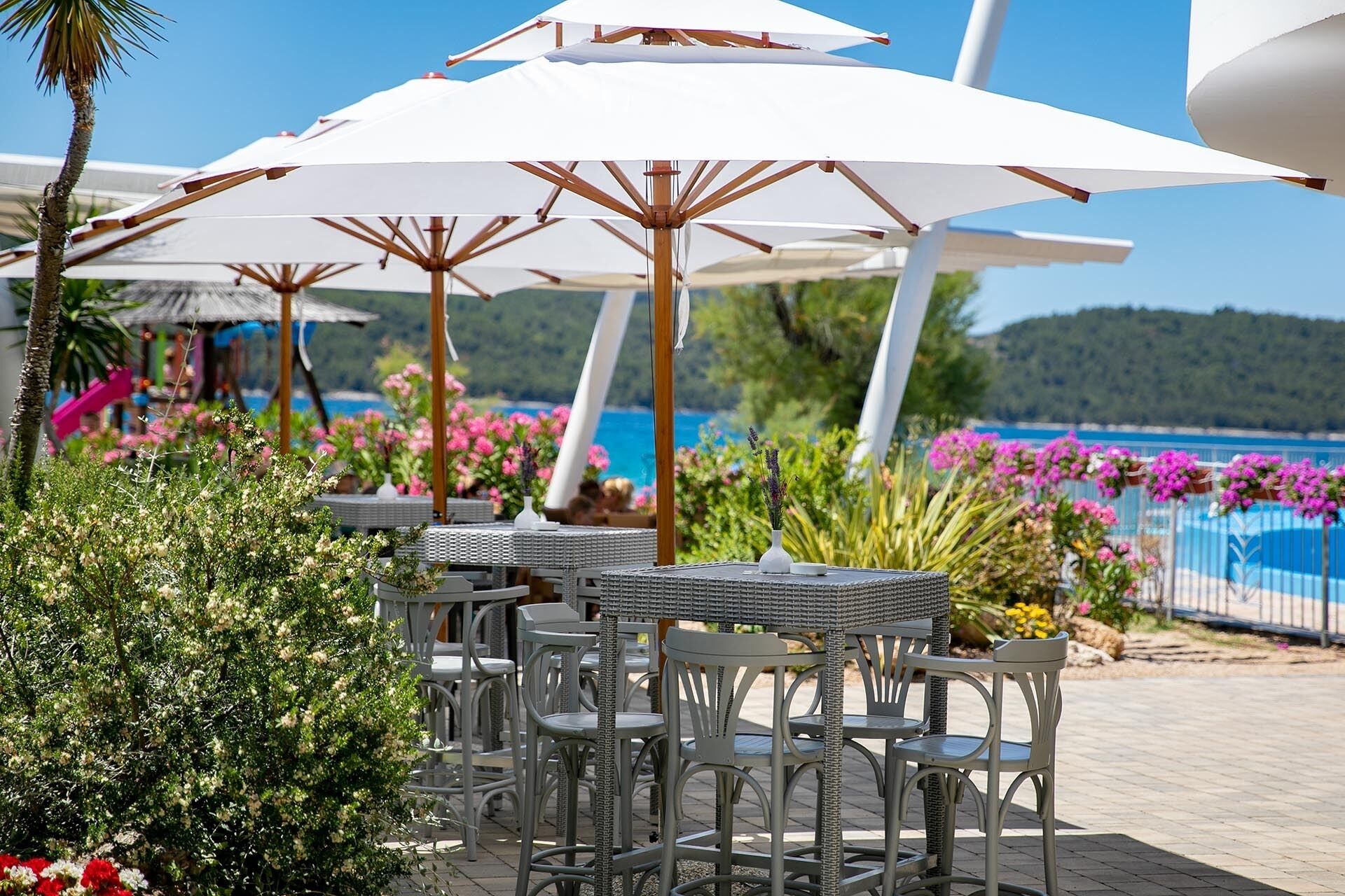 Bar junto a la alberca