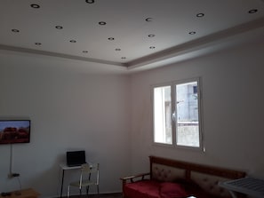 Family Apartment, Smoking | Living area | 32-inch flat-screen TV with satellite channels, TV - Appartements Aloui Foued (Tabarka)