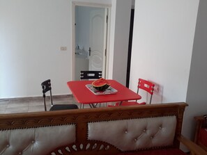 Family Apartment, Smoking | In-room dining