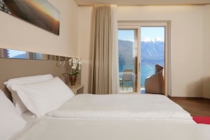 Caja de seguridad en la habitación, wifi gratis y ropa de cama