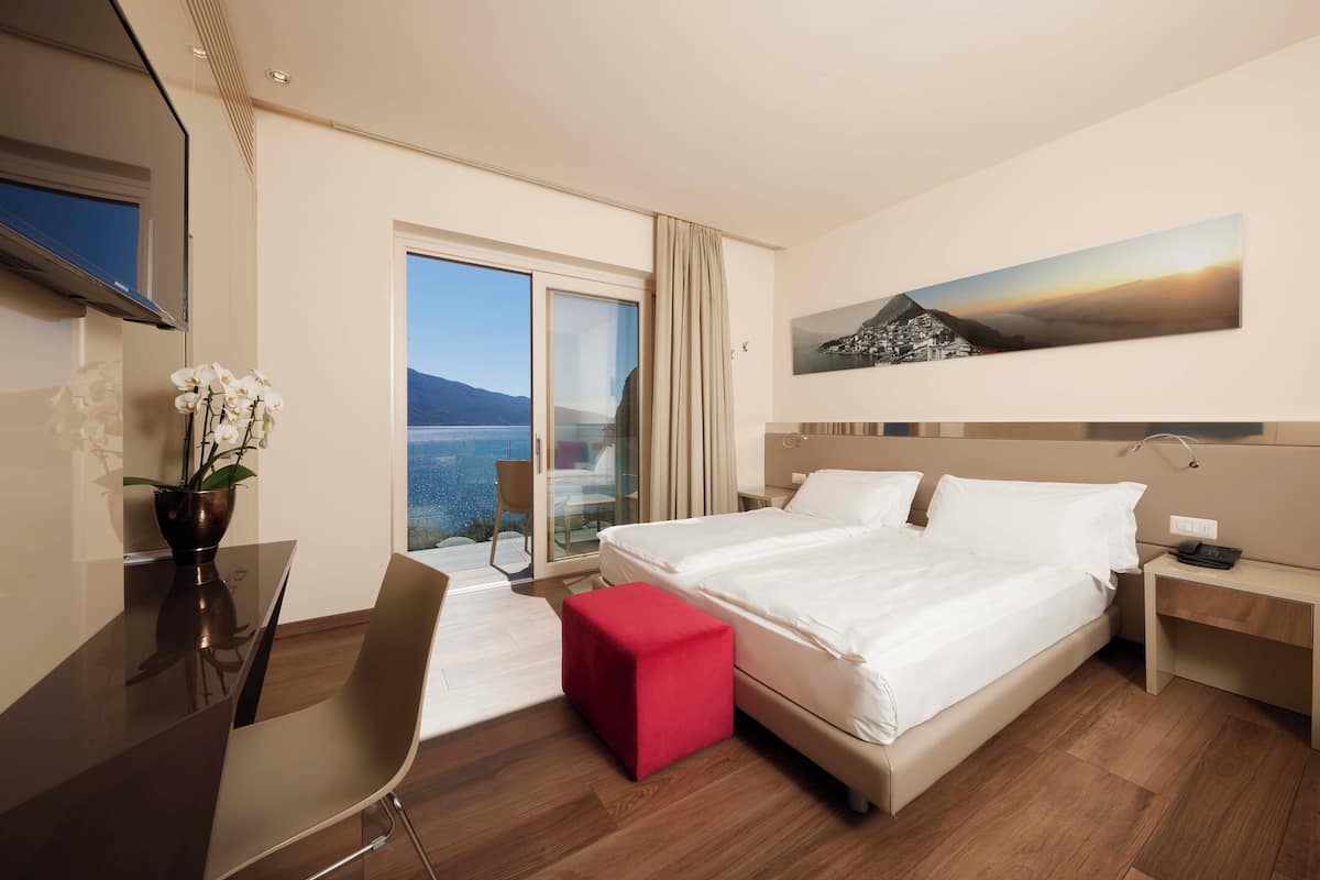 Deluxe-Doppel- oder -Zweibettzimmer | Zimmersafe, kostenloses WLAN, Bettwäsche