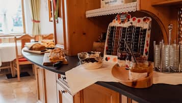Tägliches inbegriffenes Frühstücksbuffet