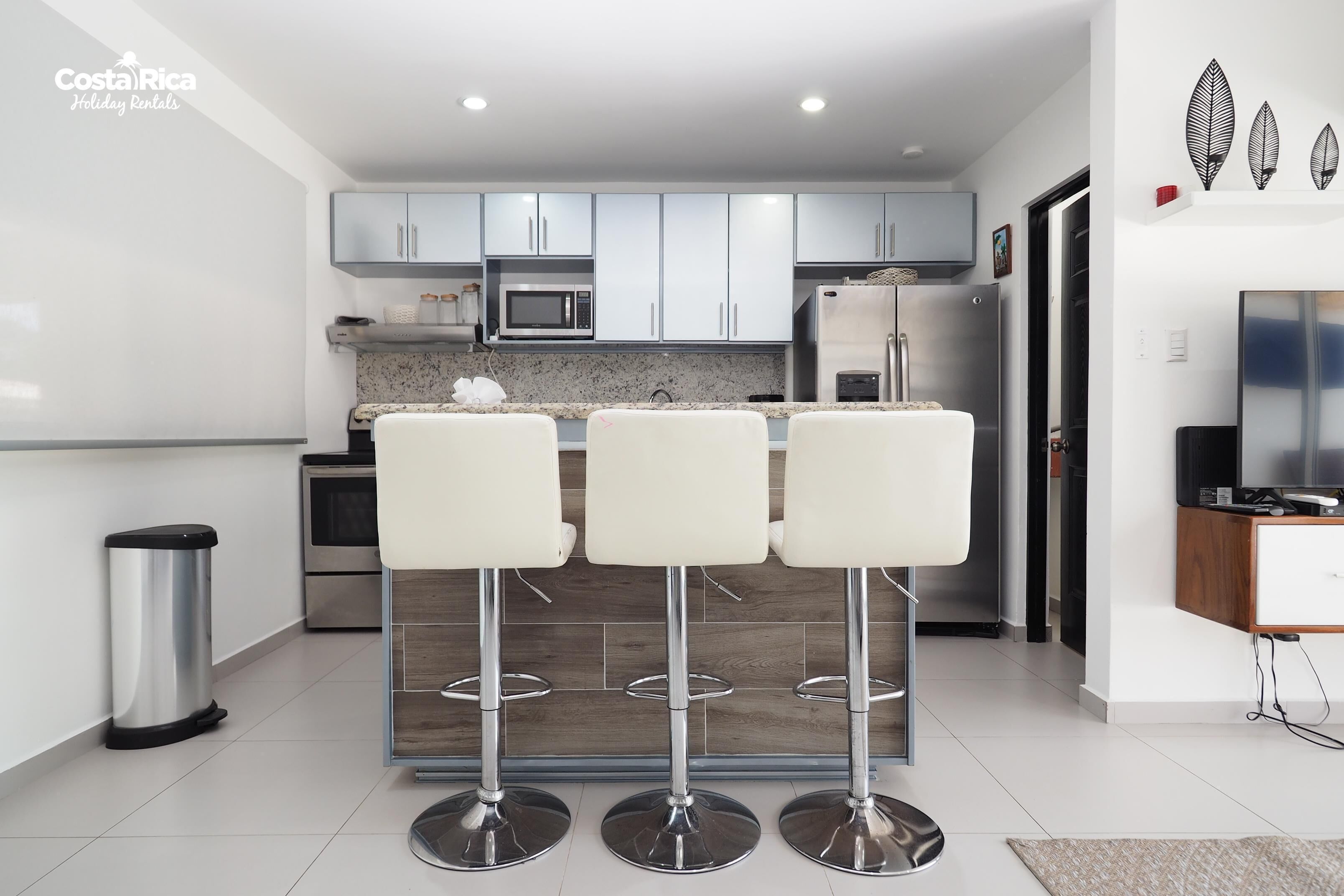 Exclusive House, 2 Bedrooms, Non Smoking, Pool View | Dapur peribadi | Peti sejuk, ketuhar gelombang mikro, ketuhar, dapur 