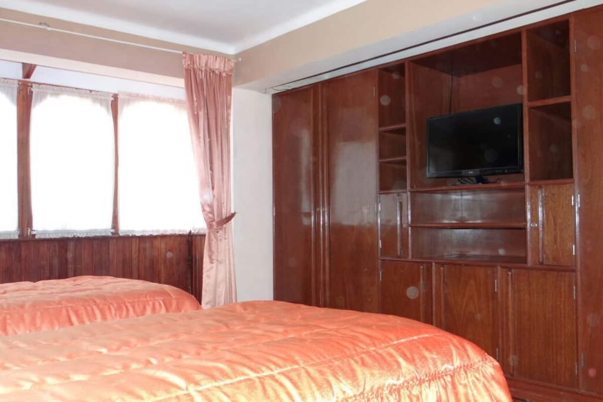 Chambre Triple, salle de bains commune