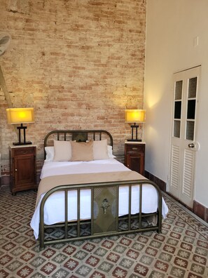 Basic Double Room, 1 Queen Bed, Accessible, Non Smoking