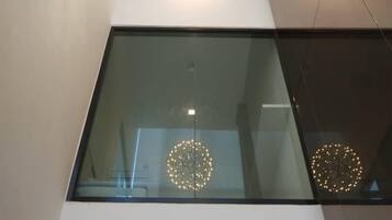 Apartment, 2 Bedrooms | Ruang tamu | TV skrin rata