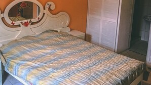 Basic Apartment | 1 bedroom, cribs (surcharge), WiFi (free), bed sheets - Willemstad Apartments (Willemstad)