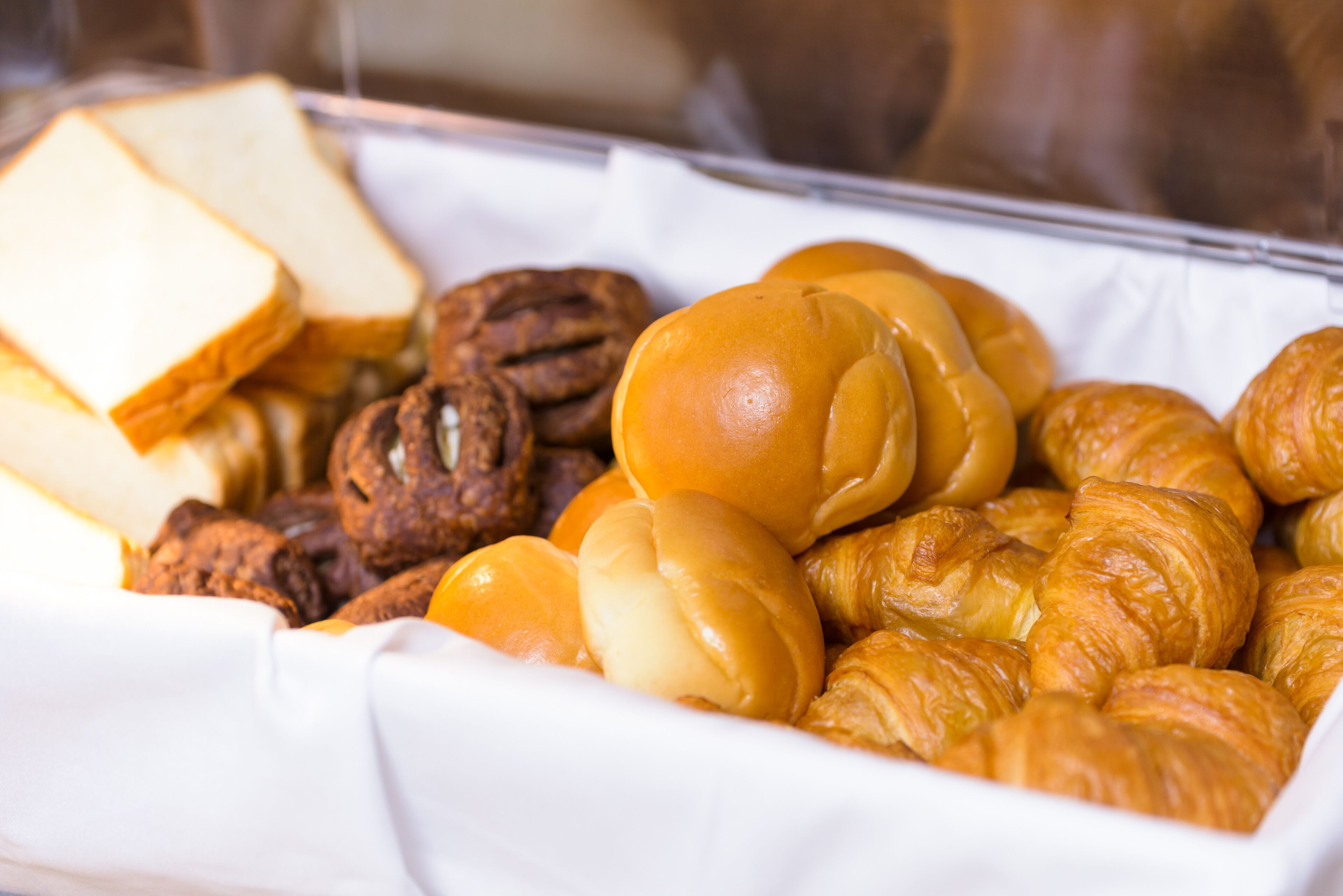 daily buffet breakfast (jpy 1500 per person)