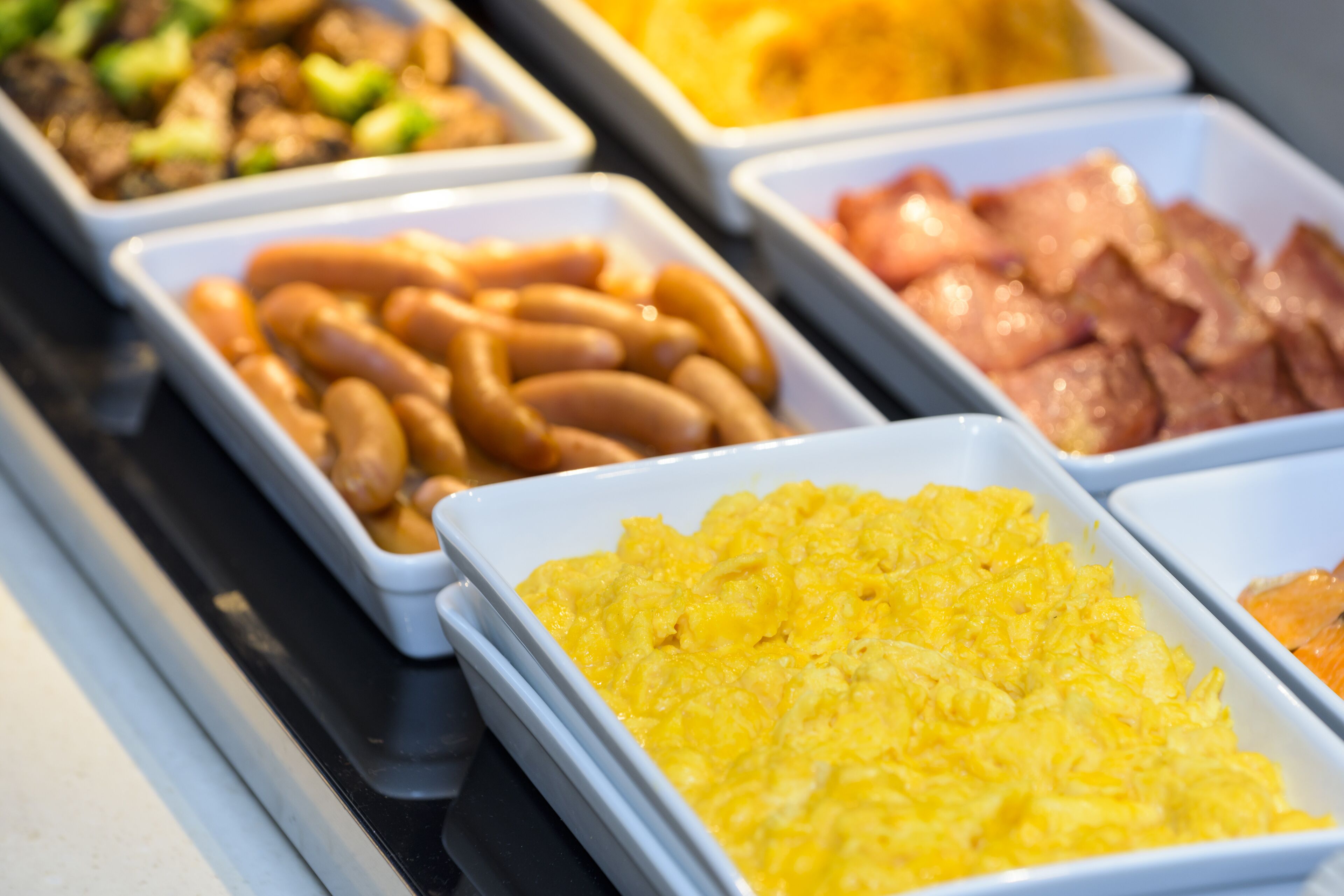 daily buffet breakfast (jpy 1500 per person)