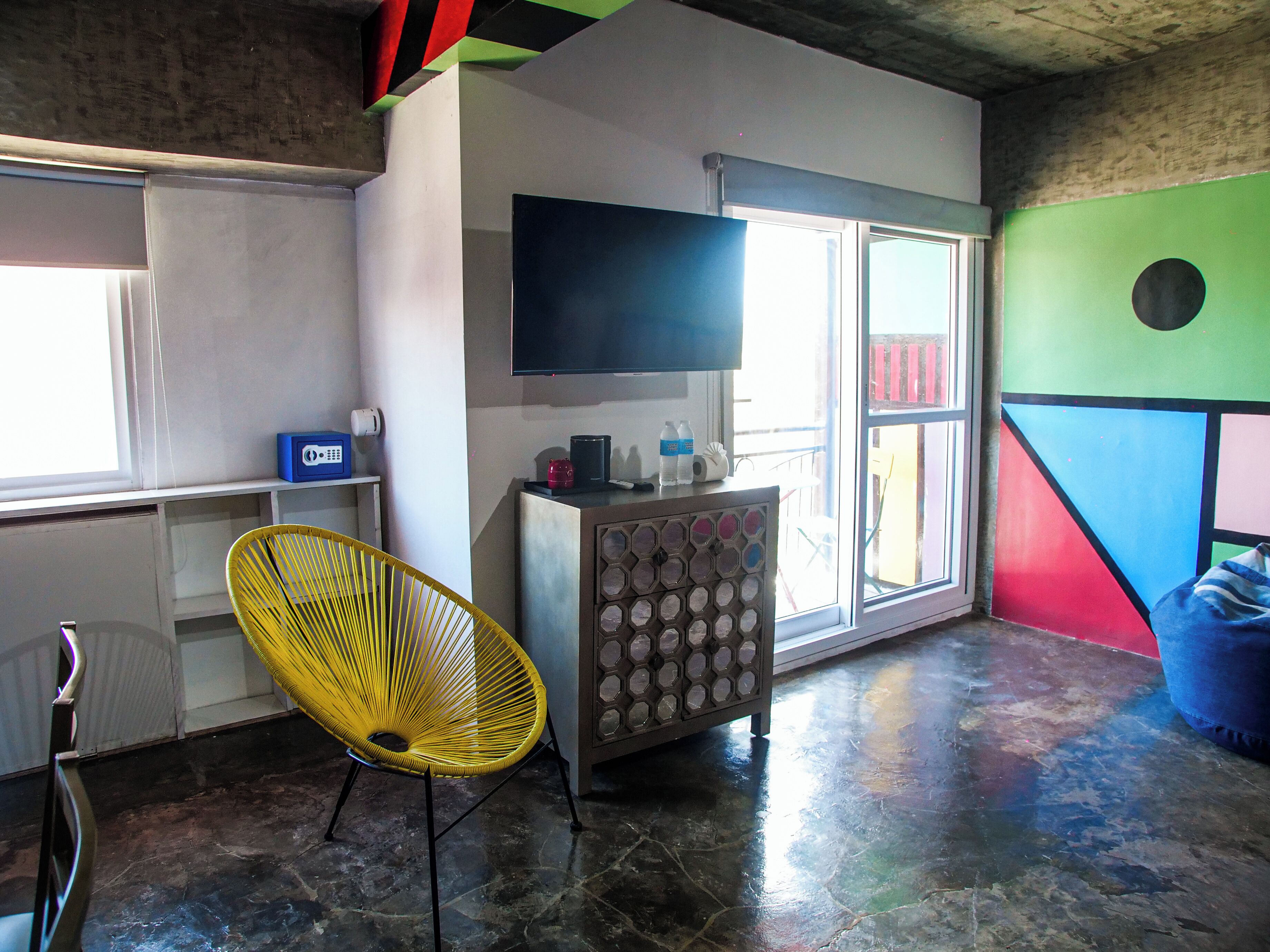 deluxe studio | iron/ironing board, free wifi, bed sheets