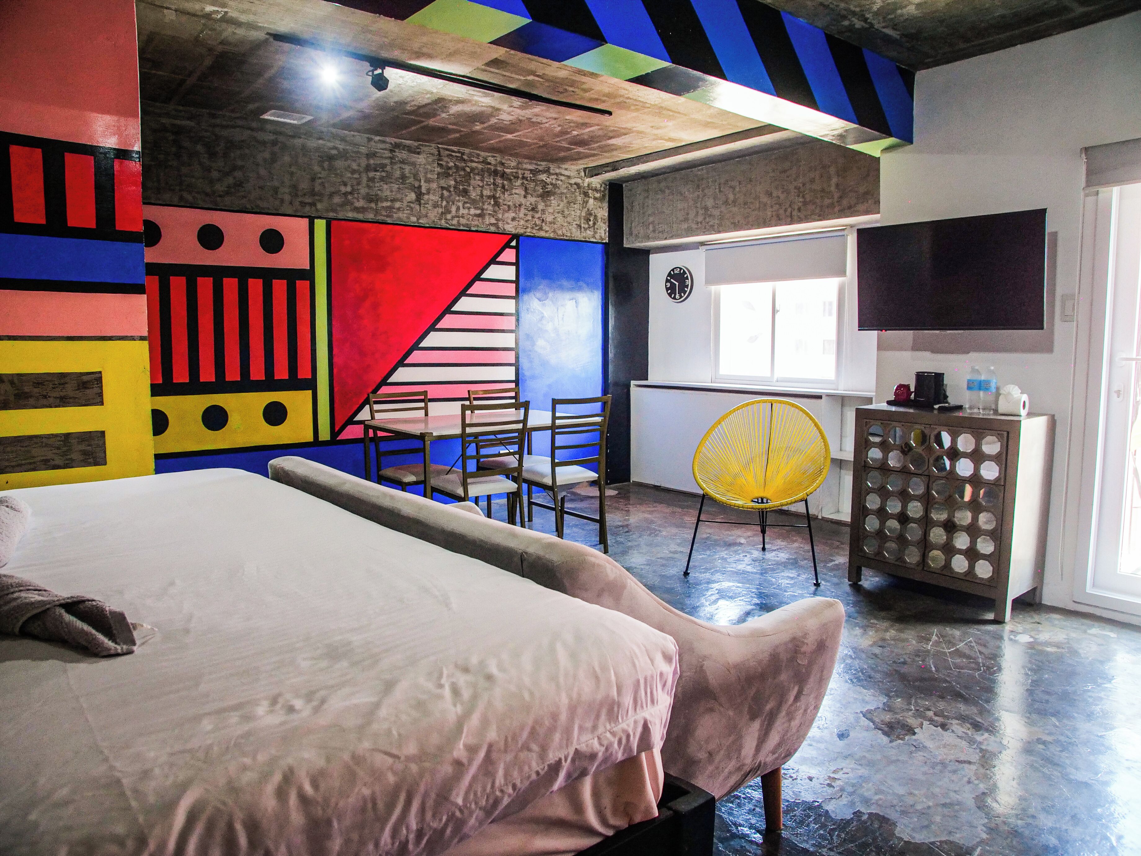 deluxe studio | iron/ironing board, free wifi, bed sheets