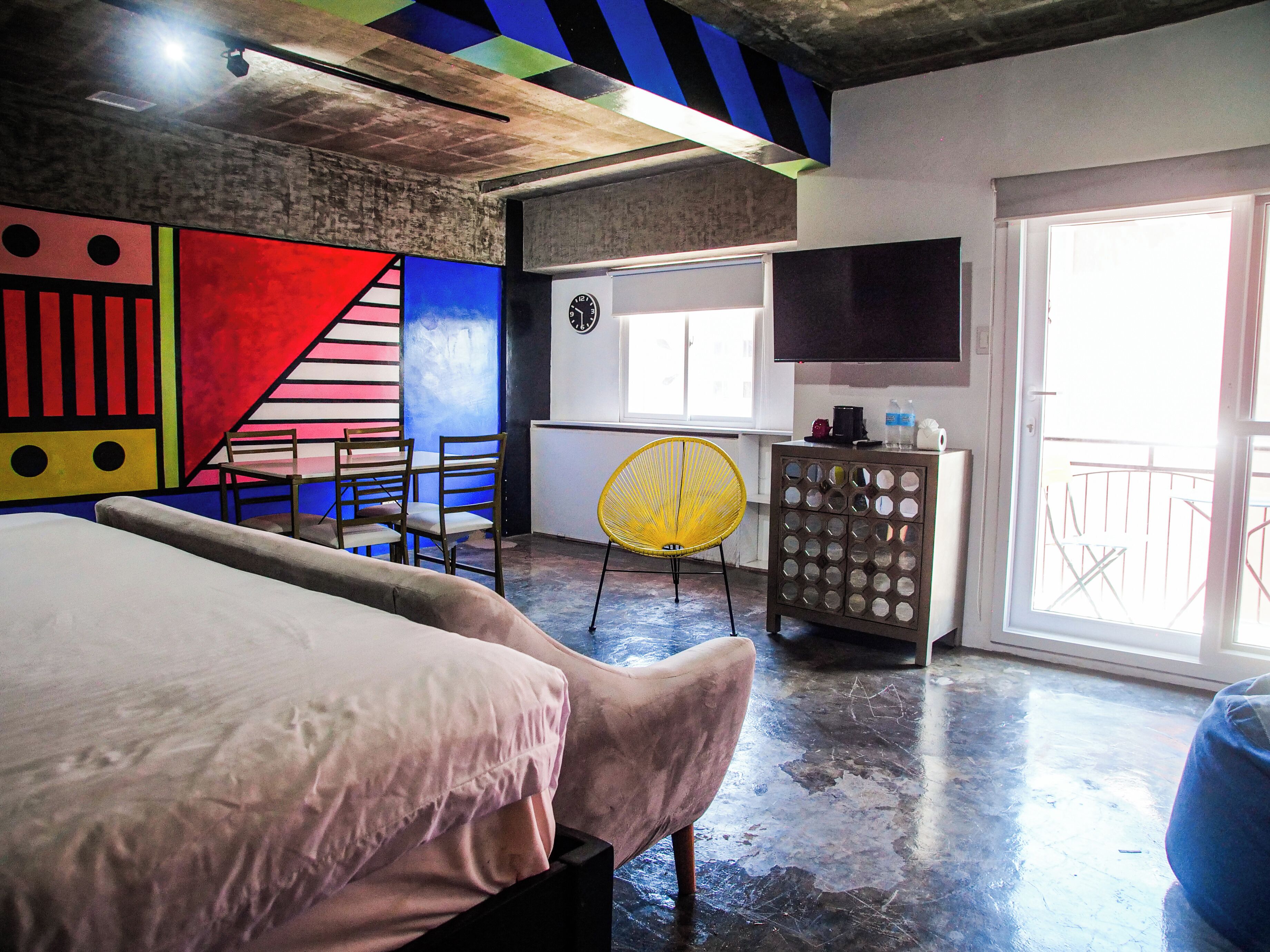 deluxe studio | iron/ironing board, free wifi, bed sheets