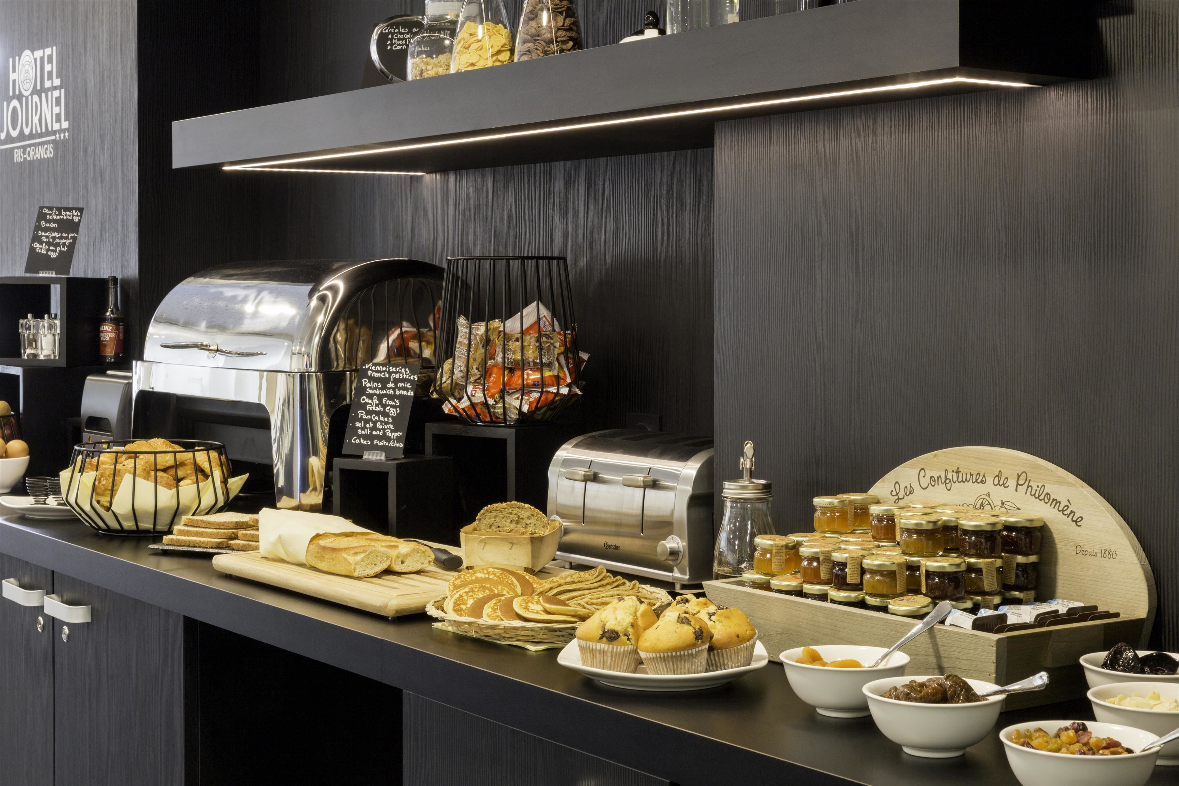 Dagelijks à la carte ontbijt (EUR 14.50 per persoon)