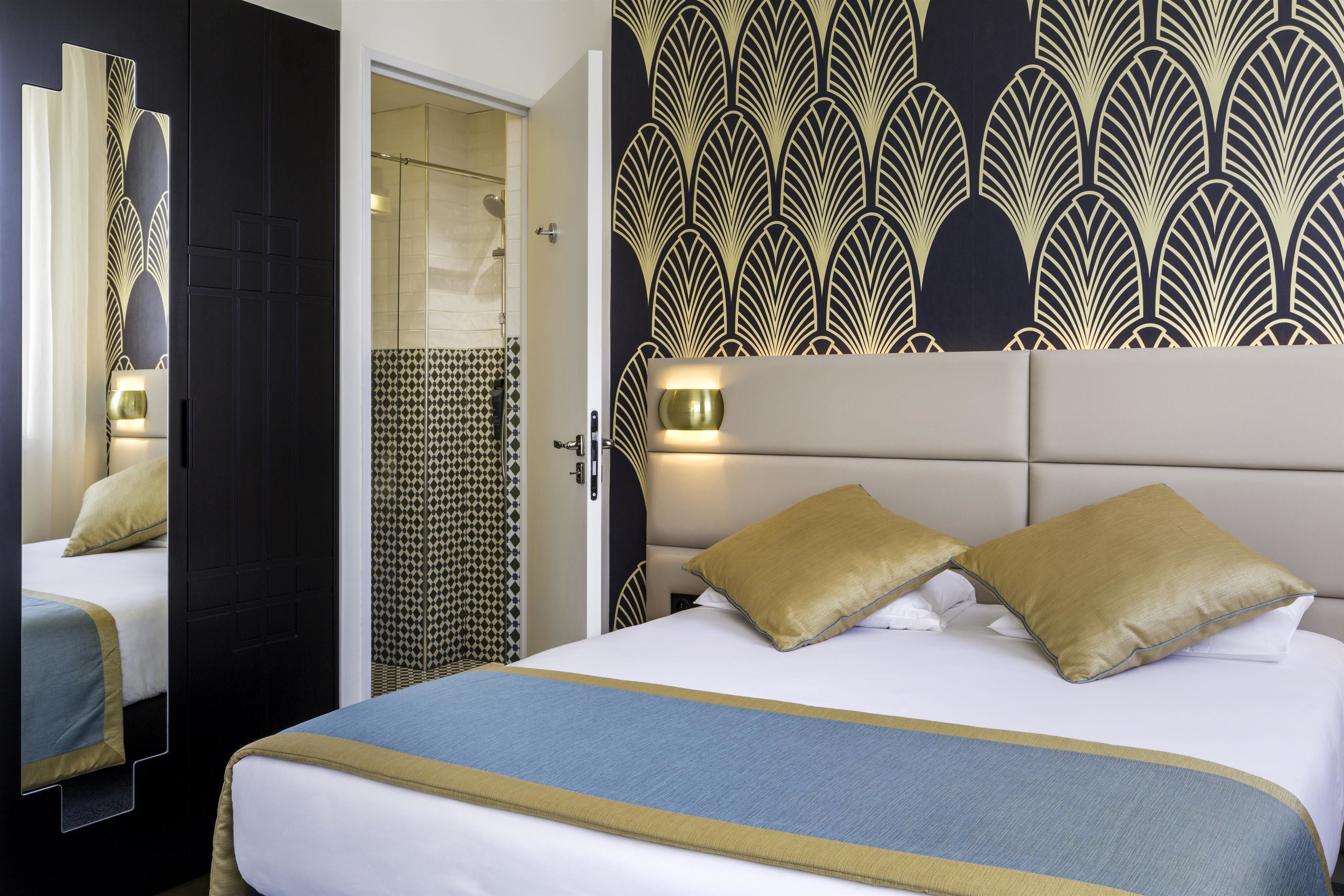 classic room, 1 king bed, non smoking (twin bed on request) | in-room safe, desk, blackout curtains, soundproofing