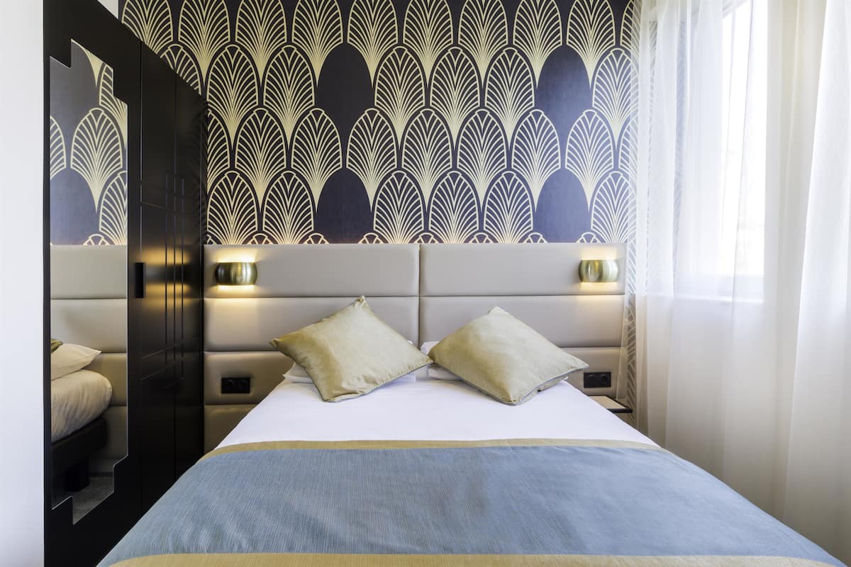 In-room safe, desk, blackout drapes, soundproofing