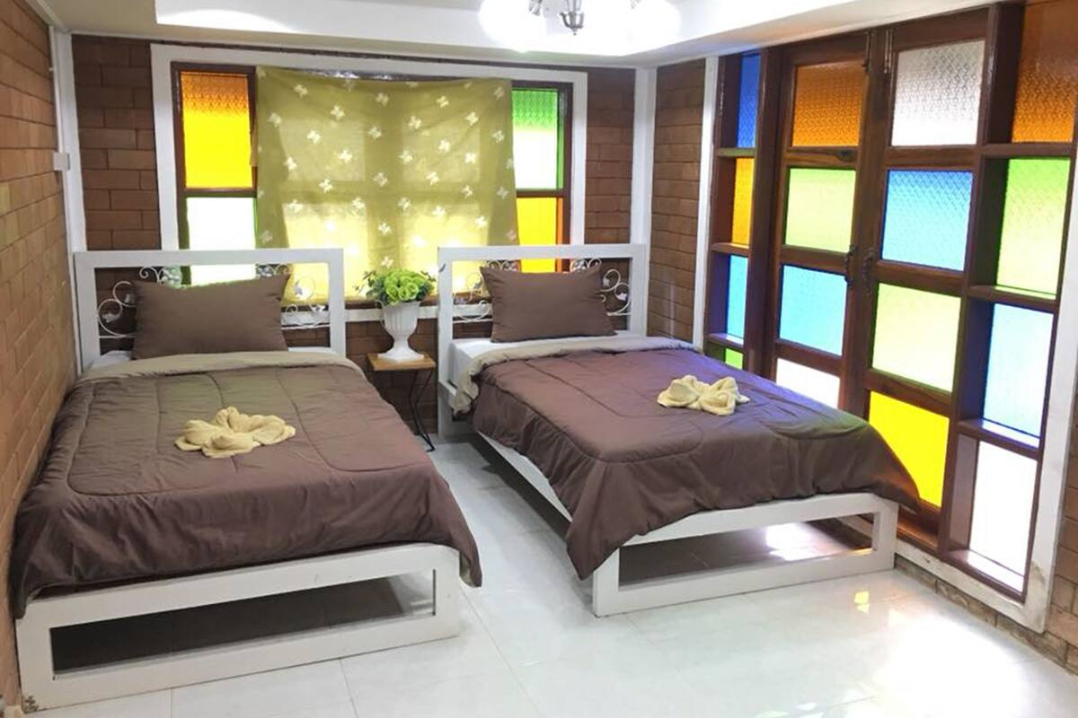 Rollaway beds, free WiFi