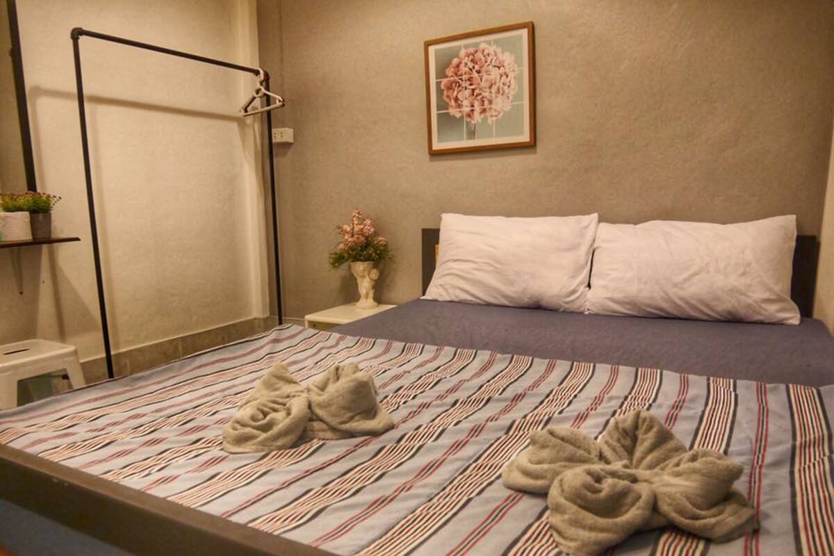 Rollaway beds, free WiFi