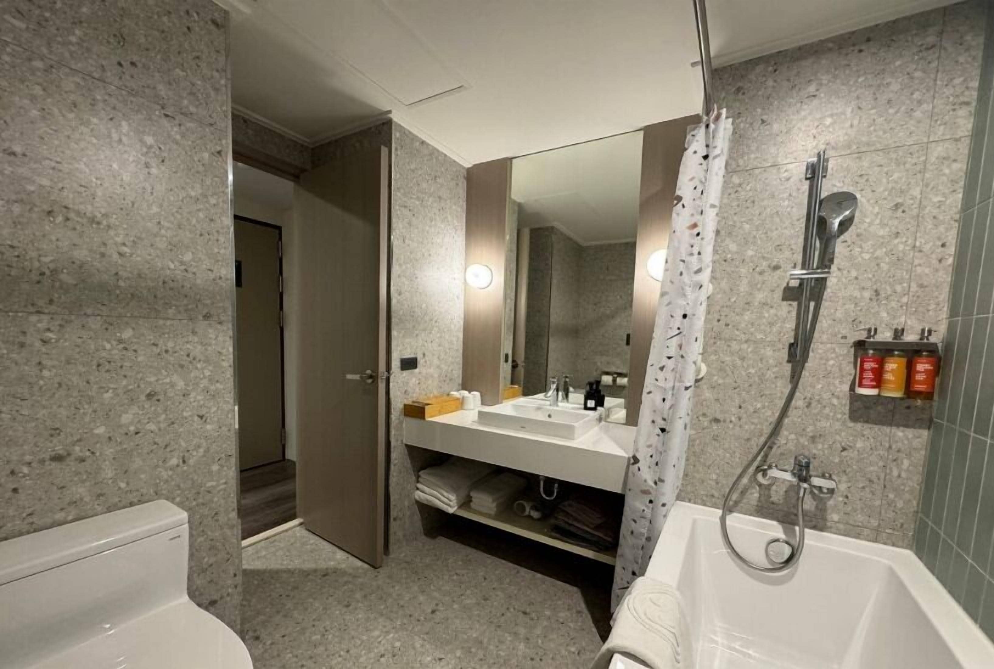 standard quadruple room | bathroom | eco-friendly toiletries, hair dryer, slippers, towels