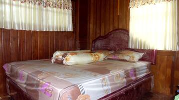 1 bedroom, desk, rollaway beds, free WiFi