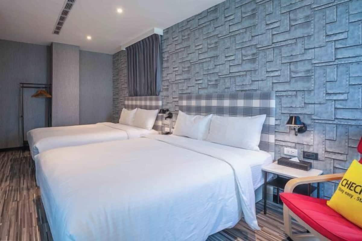 Luxe beddengoed, een bureau, geluiddichte muren, gratis wifi