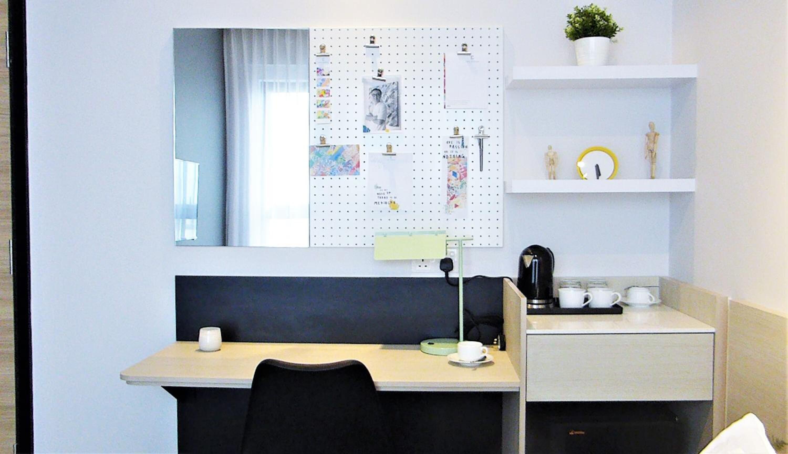 premium bedding, pillow-top beds, minibar, in-room safe