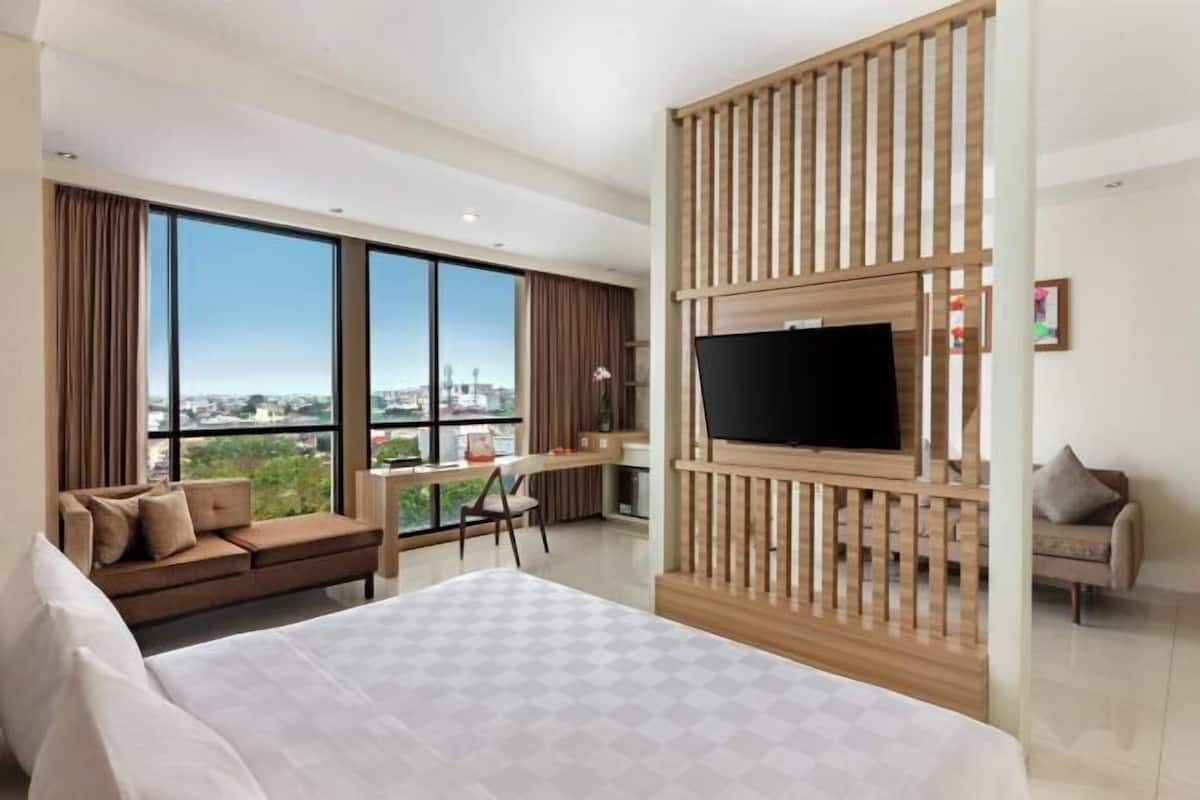 In-room safe, desk, free WiFi, bed sheets