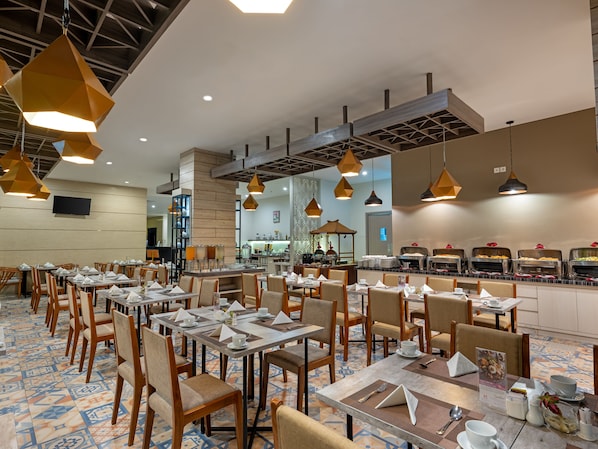 Daily buffet breakfast (IDR 90000 per person)
