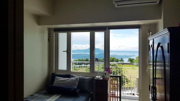 Condo, 1 Bedroom | 1 bedroom, individually decorated, individually furnished, desk