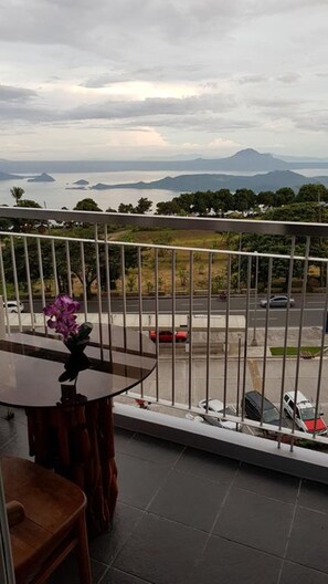 Balcony - Winds Vacation Unit (Tagaytay)