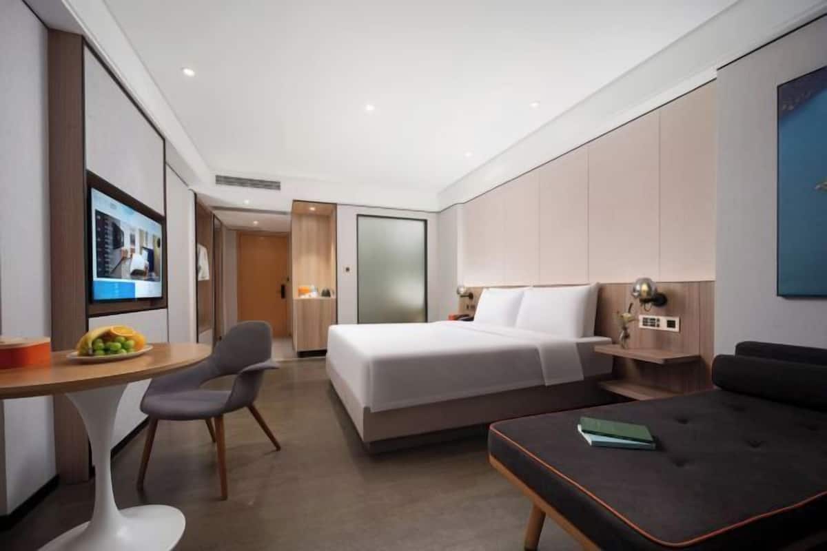 In-room safe, desk, blackout drapes, free WiFi