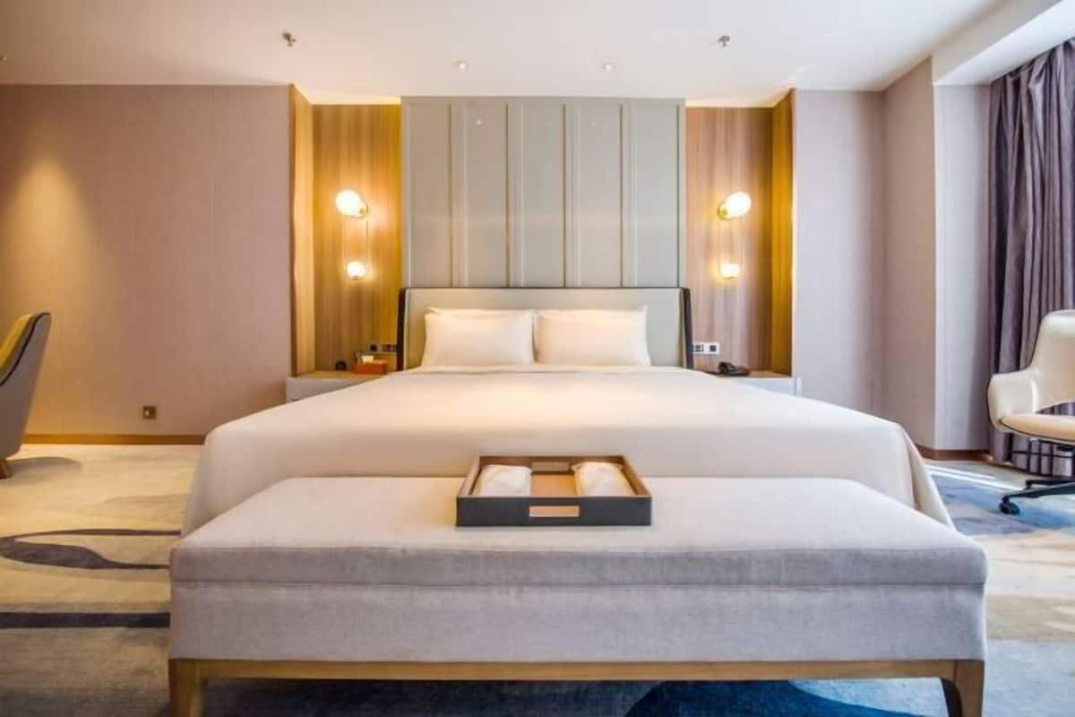 In-room safe, desk, blackout drapes, free WiFi