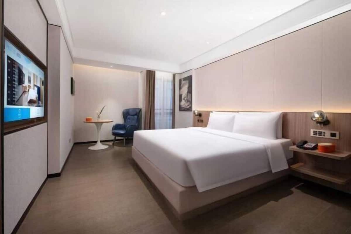 Cofres nos quartos, escrivaninha, cortinas blackout, Wi-Fi de cortesia