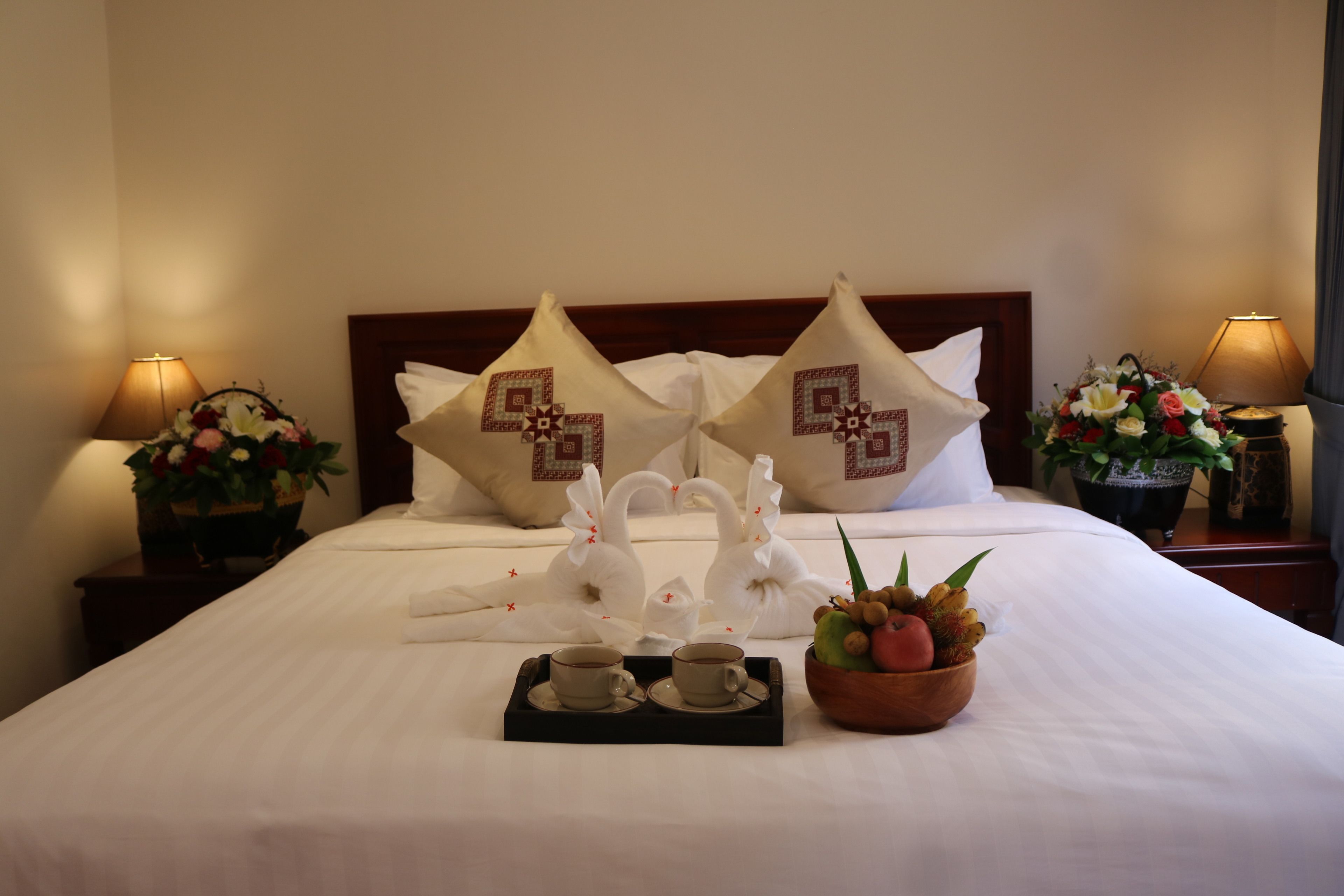 minibar, in-room safe, free wifi, bed sheets