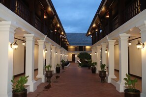 Exterior - Houngvilai Hotel (Luang Prabang)