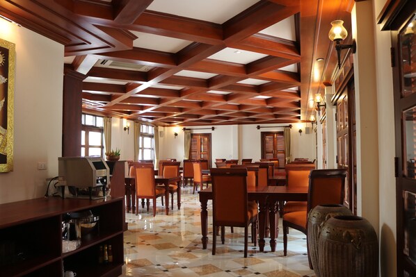Daily English breakfast for a fee - Houngvilai Hotel (Luang Prabang)