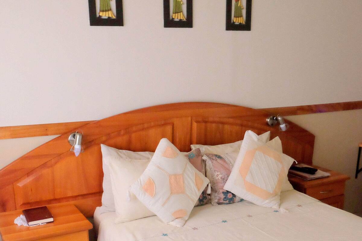 Standard Double Room, 1 Bedroom, Non Smoking, Ocean View | 1 bedroom, premium bedding, individually decorated, bed sheets
