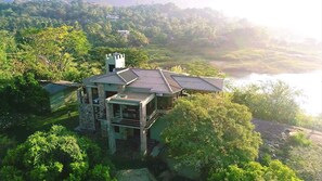 Fachada de la propiedad