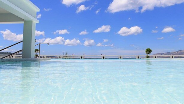 حمام سباحة خارجي